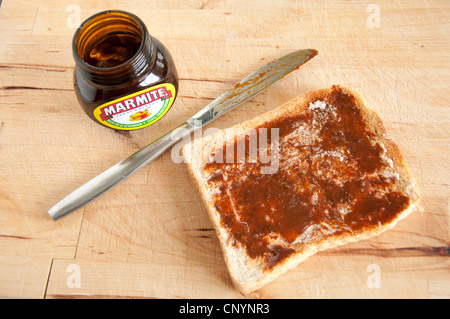 Marmite sur toast Banque D'Images