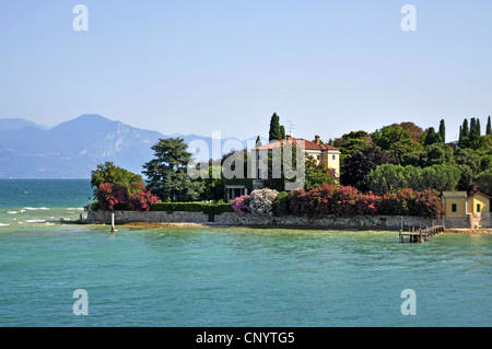 Holiday home au bord du lac, l'Italie, le lac de Garde, Lombardie, Sirmione Banque D'Images