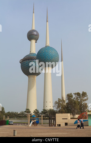 Koweït City Tours d'eau. Un établissement emblématique de la ville située juste à côté de la route du Golfe. Banque D'Images