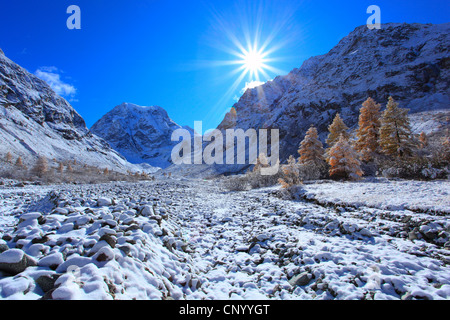 La vallée d'Arolla et le Mont Collon dans la neige, Suisse, Valais Banque D'Images