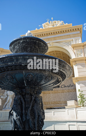 Fontaine en face de Monte Carlo Hotel and Casino Las Vegas Banque D'Images