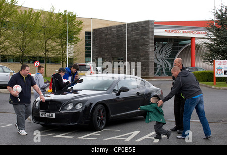 Club de football de Liverpool LFC supporters fans manuscrit la chasse à Melwood Formation Deysbrook lane Liverpool Banque D'Images