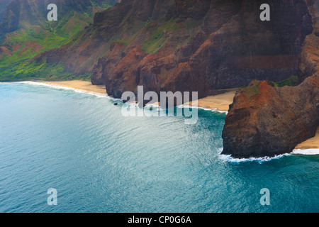 Vue d'hélicoptère sur la côte Napali. Kauai, Hawaii Banque D'Images