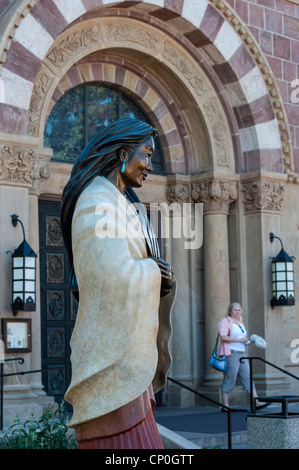 Statue de Kateri Tekakwitha. Santa Fe est la Cathédrale Saint François d'Assissi Nouveau Mexique. USA Banque D'Images