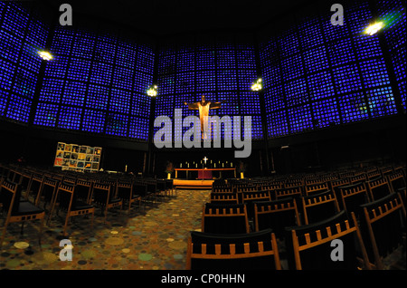 Berlin, Allemagne. Kaiser-Wilhelm-Gedachtnis-Kirche - à l'intérieur de la nouvelle chapelle octogonale Egon Eierman (1961) ; Banque D'Images