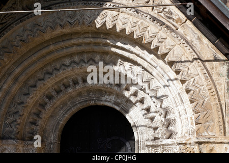 St Jean le Baptiste Adel, l'Église d'Angleterre, la plus ancienne église normande au Royaume-Uni Banque D'Images