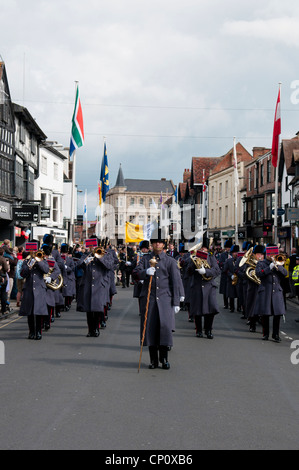 La bande du Corps des Royal Engineers, à l'anniversaire de William Shakespeare High Street Banque D'Images