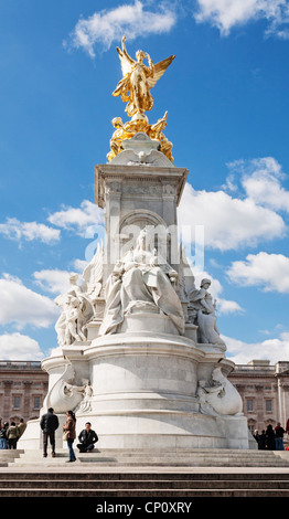 Queen Victoria Memorial à l'extérieur de Buckingham Palace, The Mall, Londres, Angleterre Banque D'Images