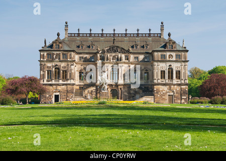 Palace dans le grand jardin Parc, Dresde, Saxe, Allemagne, Europe Banque D'Images