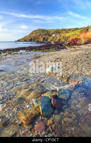 Talland Bay capturé sur un matin de février Banque D'Images