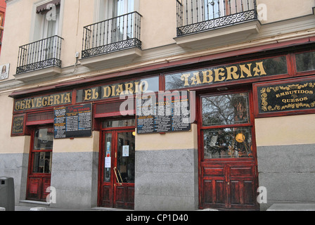 Taberna El Diario tavern pub bar Madrid Espagne Banque D'Images