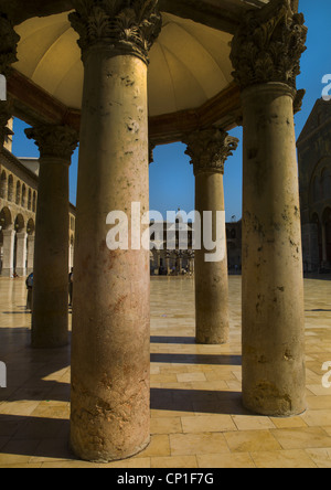 Le dôme de la mosquée des Omeyyades du trésor en cour, Damas, Syrie Banque D'Images