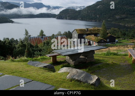 Vue sur le lac, Preikeshytta, près de Preikestolen (Pulpit Rock) près de Stavanger, Norvège Banque D'Images