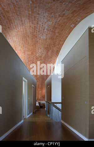 Plafond en brique et chambre partitions dans maison zéro carbone, Crossway, Kent Banque D'Images