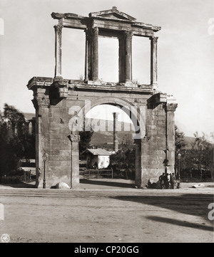 Géographie / voyage, Grèce, Athènes, l'arche d'Hadrien, vue, fin du XIXe siècle, arc de triomphe romain, empereur Hadrien, monde antique, temps anciens, ruine, ruines, centre-ville, centre-ville, centre-ville, centre-ville, centre urbain, centre-est de l'Europe, les Balkans, péninsule des Balkans, historique, historique, historique, ancien monde, droits supplémentaires-Clearences-non disponible Banque D'Images