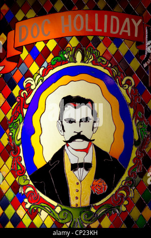 Doc Holliday immortalisée dans vitrail à Big Nose Kate's Saloon, Tombstone, en Arizona Banque D'Images