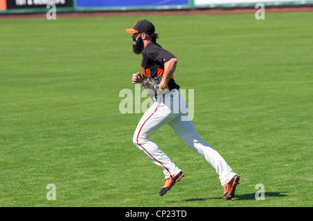 Brian Wilson, de baseball pour les Giants de San Francisco, entre dans un jeu d'entraînement du printemps à Scottsdale, Arizona Banque D'Images