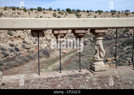 Le Padre 1914 spannin pont Canyon le Canyon en Arizona, aumônier à l'est de Flagstaff, faisait autrefois partie de la Route 66. Banque D'Images