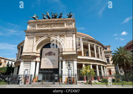 Palerme, Sicile, Italie - Teatro Politeama Garibaldi. Banque D'Images