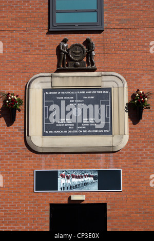 La catastrophe aérienne de Munich 1958 monuments stade Old Trafford Manchester United angleterre Banque D'Images