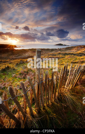 Coucher de soleil sur les dunes et Bantham Bigbury Bay dans le sud du Devon Banque D'Images