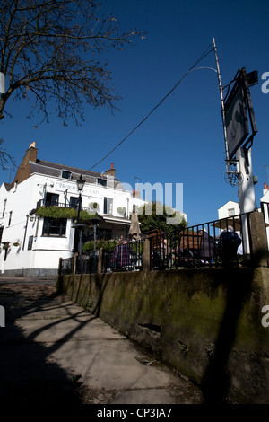 Le white swan (xviie s.) twickenham middlesex angleterre riverside Banque D'Images