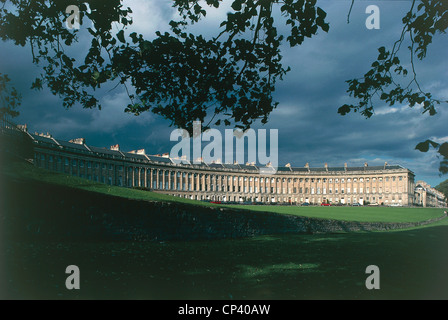 Royaume-uni Angleterre baignoire (Site du patrimoine mondial par l'UNESCO, 1987). Royal Crescent (l'architecte John Wood le Jeune, 1767-1774). Banque D'Images