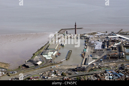 Vue aérienne de Grimsby docks et tour Banque D'Images