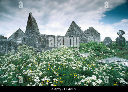 - Irlande - l'île d'Aran Inishmore, les ruines de NA SEACHT TEAMPAILL O sept églises. VIII-IX siècle Banque D'Images