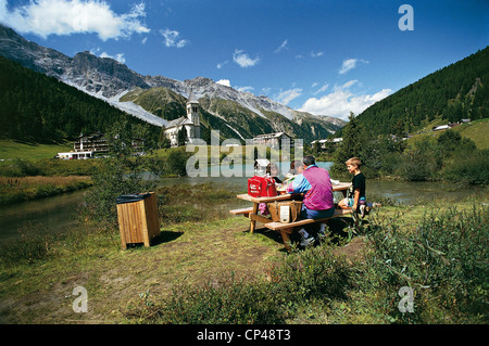 Trentino-Alto Adige Alpes Rhétiques Parco Nazionale dello Stelvio Stelvio Val Venosta (BZ), Hamlet Solda (Sulden). Au cours de famille Banque D'Images