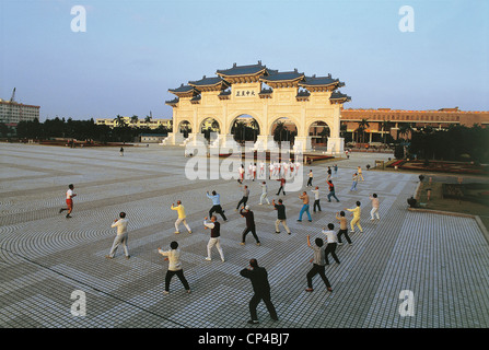 Taipei Taiwan mémorial Chiang Kai exercices de Tai Chi Skek Banque D'Images