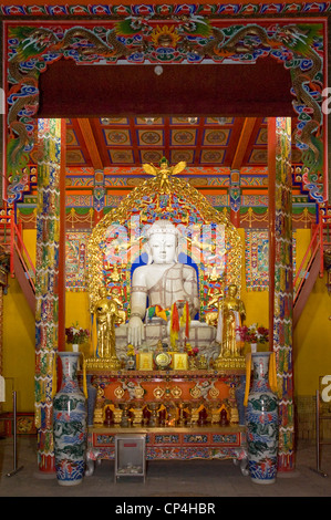 L'une des salles de prière bouddhiste au Bodhisattva avec Dazhao Temple à Hohhot. Banque D'Images