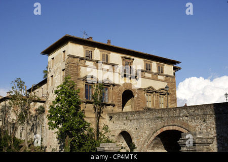 Campana Palace. L'Italie, la Région Toscane, Colle Val d'Elsa (SI). Banque D'Images