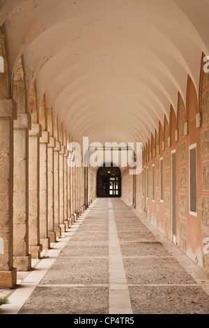 Espagne, Madrid, Madrid, le Palais Royal à Aranjuez, allée voûtée Banque D'Images