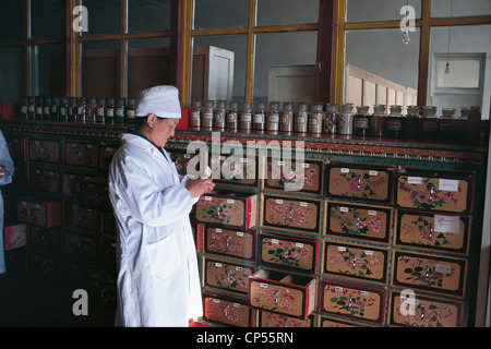 Chine - Tibet - Lhasa. La médecine tibétaine. Banque D'Images