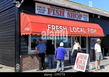 3812. Les chalutiers de Folkestone boutique de fruits de mer, le port de Folkestone, Kent, UK Banque D'Images