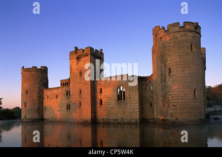 L'Angleterre, dans le Sussex, Château de Bodiam Banque D'Images