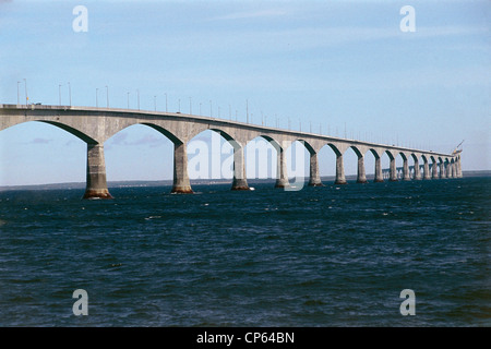 Canada - Nouveau-Brunswick - le pont de la Confédération entre le continent et l'Ile du Prince Edouard. Banque D'Images