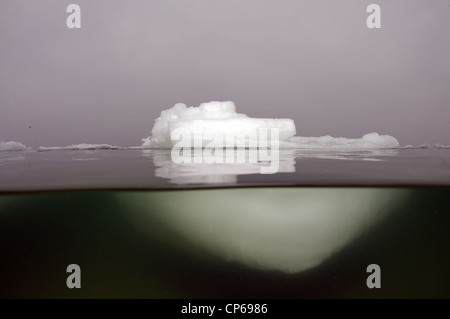 Duplex, Iceberg dans la mer Noire, Odessa, Ukraine, Europe de l'Est. Banque D'Images