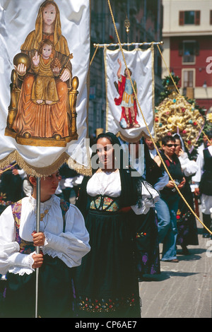 Sardaigne - Cagliari. Fête de Sant'Efisio la procession. Banque D'Images