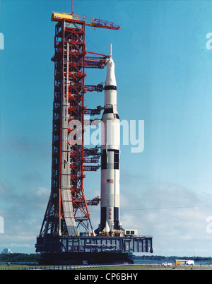 Fusée Saturn V d'Apollo 11, à l'Assemblée générale de l'aire de lancement. Banque D'Images