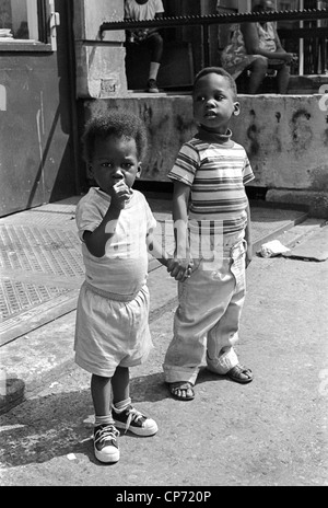 Scènederue dans Harlem New York City 1970 Banque D'Images