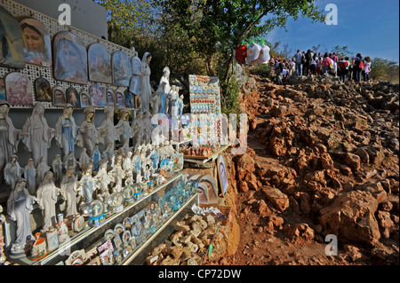 L'Europe Bosnie-herzégovine Medjugorje articles religieux au début de la Colline des Apparitions Banque D'Images