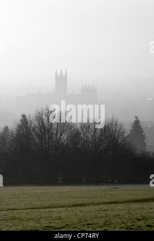 Lieux - La Cathédrale de Canterbury dans le brouillard, Canterbury, Kent, England, UK Banque D'Images