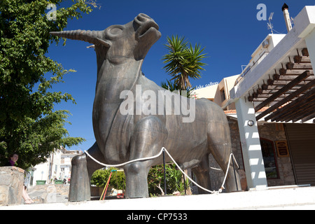 Statue de Zeus à Agios Nikolaos, Crète, Grèce Banque D'Images