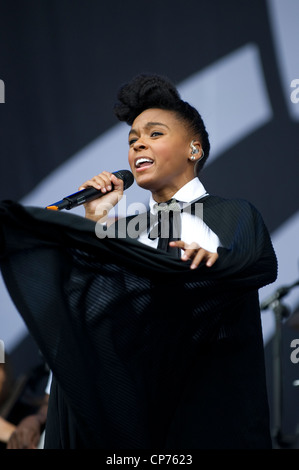 Janelle Monåe Live au festival 2011 sans fil Banque D'Images