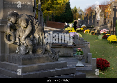 Tombes au cimetière Campo Santo à Sint-Amandsberg près de Gand, Belgique Banque D'Images