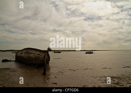 Bateaux sur le fleuve minerai dans l'Orford en avril en France Banque D'Images