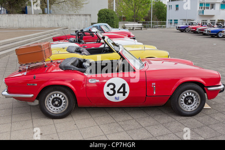 Voiture de course Vintage TRIUMPH Spitfire MK IV de 1973 sur l'affichage à Grand Prix à Mutschellen, SUI le Avril 29, 2012. Banque D'Images