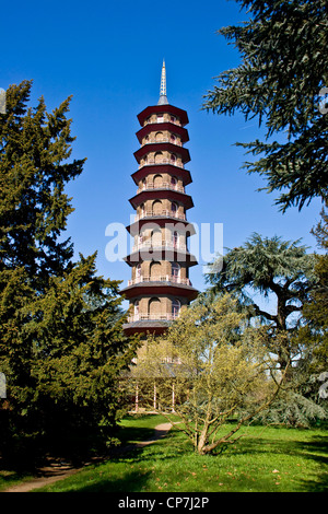 1 e année de 10 étages 163 octogonale inscrite pieds de haut 1762 Great Pagoda par Sir William Chambers à Kew Gardens Londres Angleterre Europe Banque D'Images